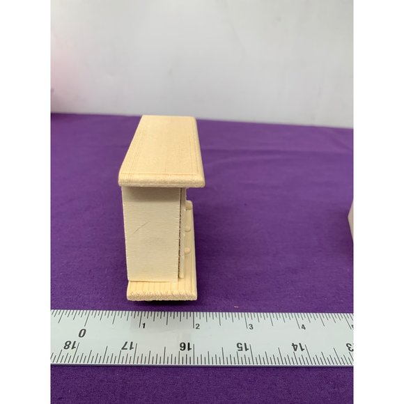 Greenbrier International, Inc. Wooden Bed Right White Checkered Wooden Dresser 2 - Picture 3 of 13